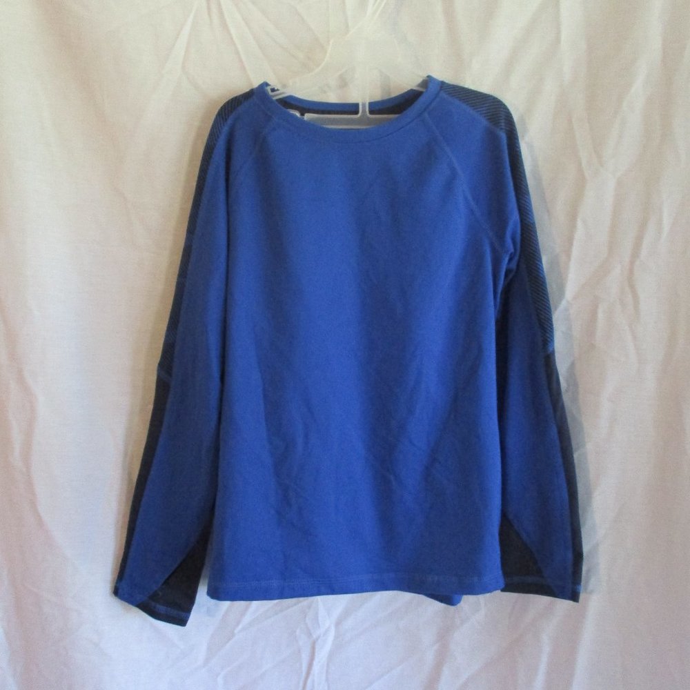 😀Boys all in motion active shirt nwot FREE with purchase